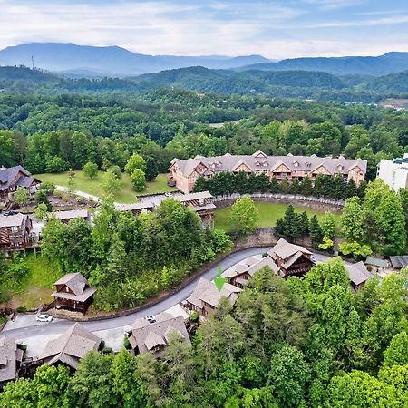 2 Miles From Dollywood Family Resort With Seasonal Outdoor Swimming Pool, Year Around Heated Indoor Swimming Pool, Townhome Style Cabin, Private Hot Tub, Arcade, Tv, Wifi, Kitchen With Refrigerator, Washer And Dryer Пиджен Фордж Екстериор снимка